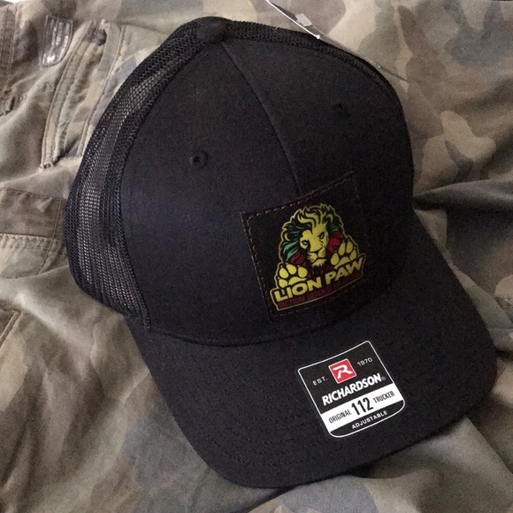 BNWT LION PAW T.D.S. 112 Richardson snap back closure and custom leather patch - Picture 2 of 5